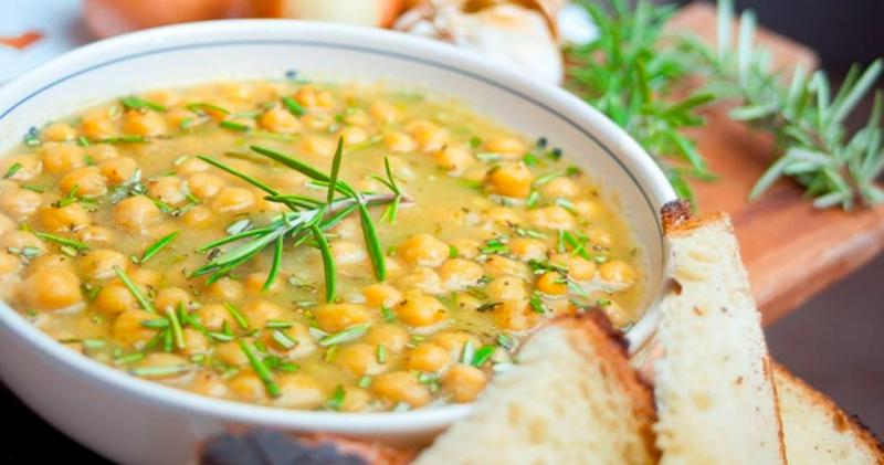 Ricetta tipica umbra: minestra di ceci